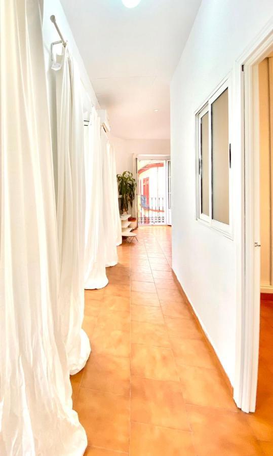 Comfortable Studio Old Town, Parking Optional Sevilla Eksteriør billede
