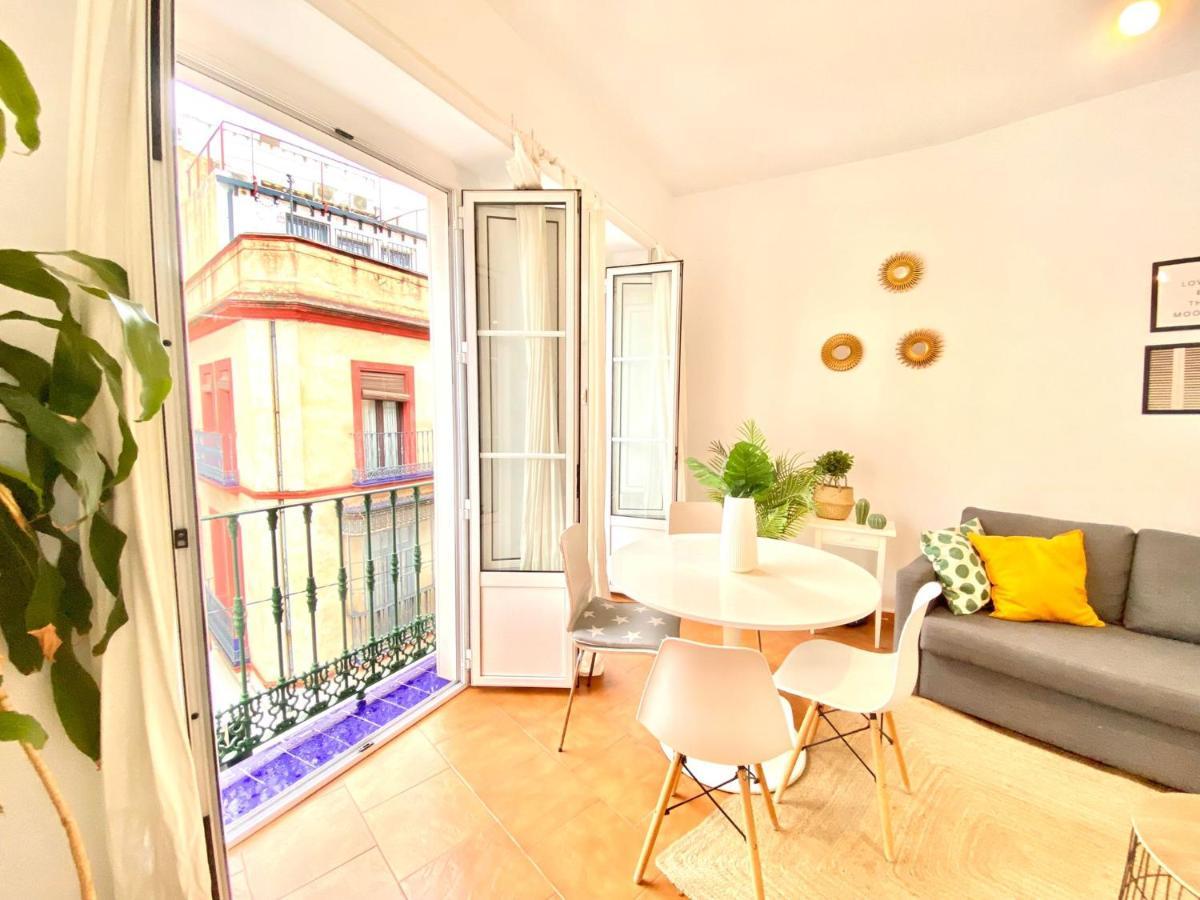 Comfortable Studio Old Town, Parking Optional Sevilla Eksteriør billede