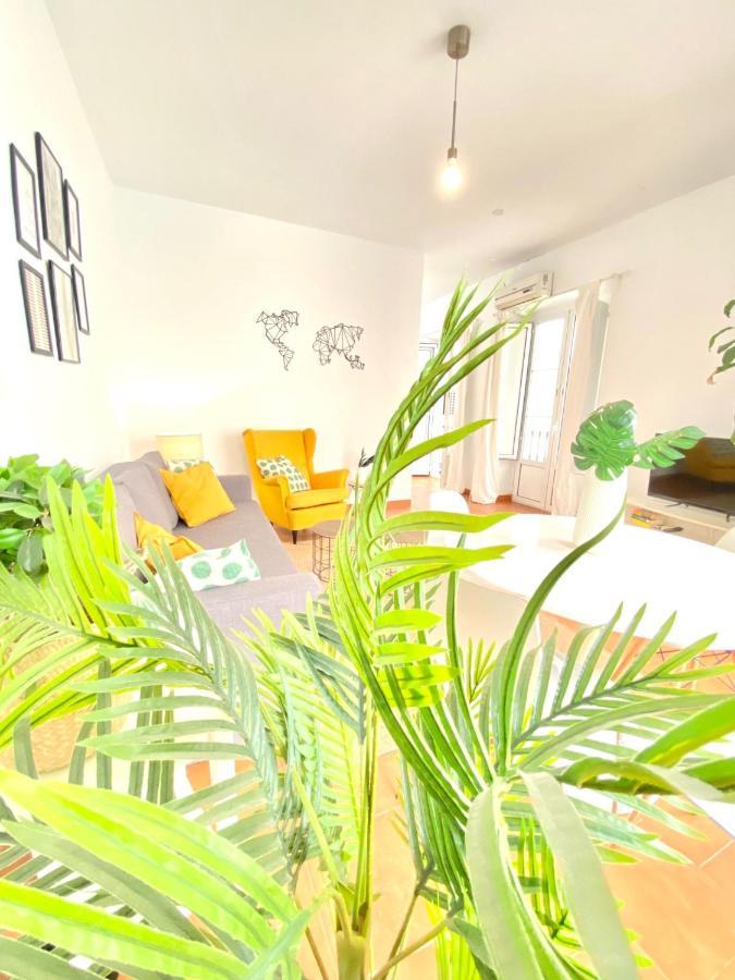 Comfortable Studio Old Town, Parking Optional Sevilla Eksteriør billede