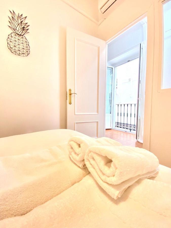 Comfortable Studio Old Town, Parking Optional Sevilla Eksteriør billede
