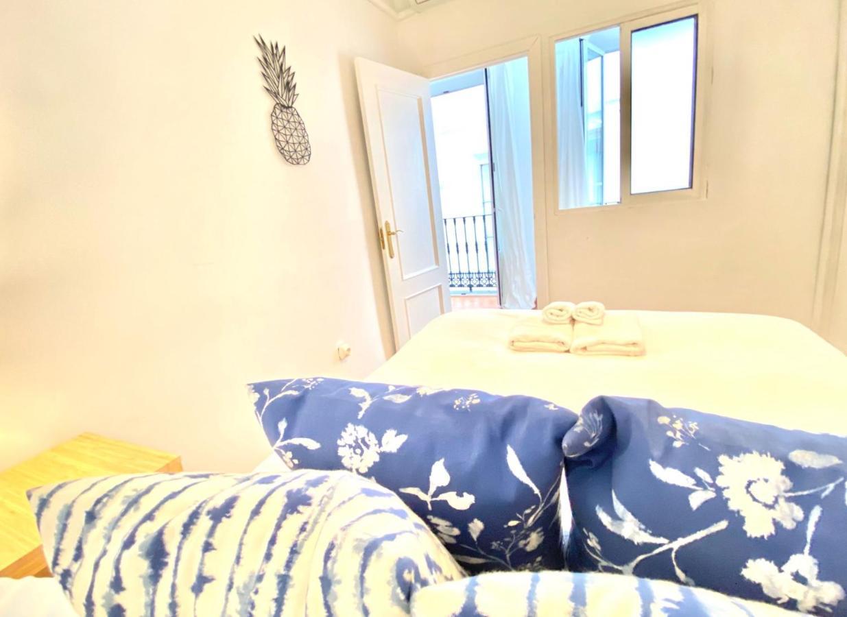 Comfortable Studio Old Town, Parking Optional Sevilla Eksteriør billede
