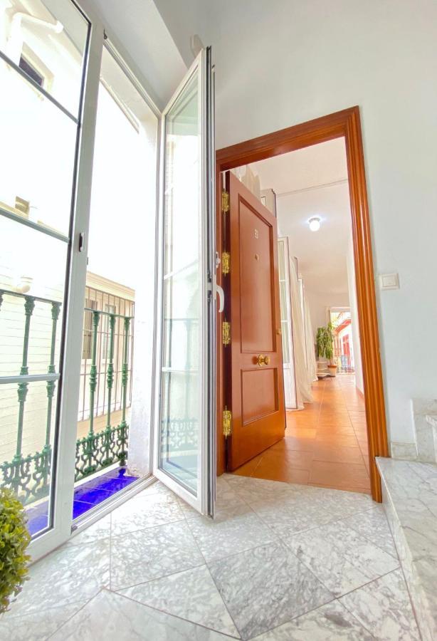 Comfortable Studio Old Town, Parking Optional Sevilla Eksteriør billede